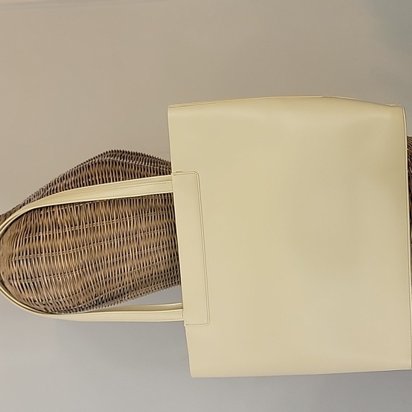 Lamarthe Made In Italy Leather Tote Bag - Picture 4 of 11